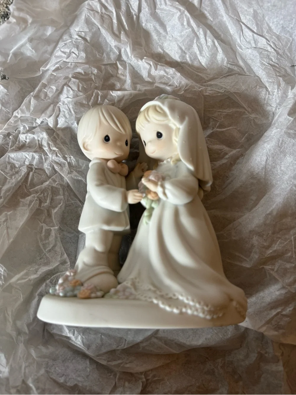 RARE vintage Precious Moments White Porcelain Bride and Groom Cake Topper